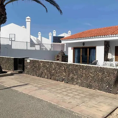 Casa A 40 M Playa Коральео